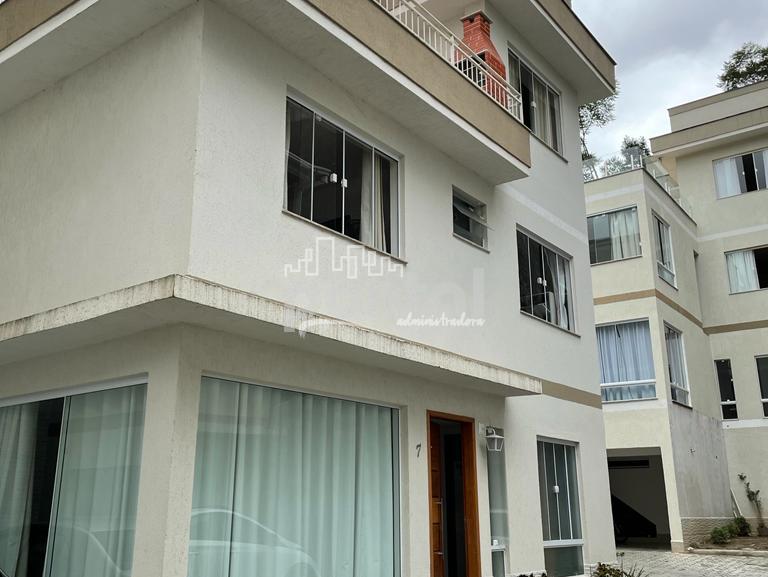 Casa Tríplex mobiliada  - Cônego