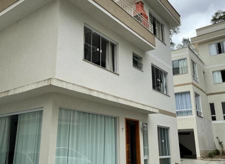 Casa Tríplex mobiliada - Cônego