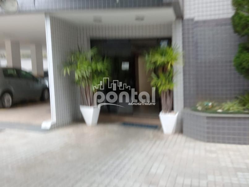 Apartamento com 02 quartos no Centro