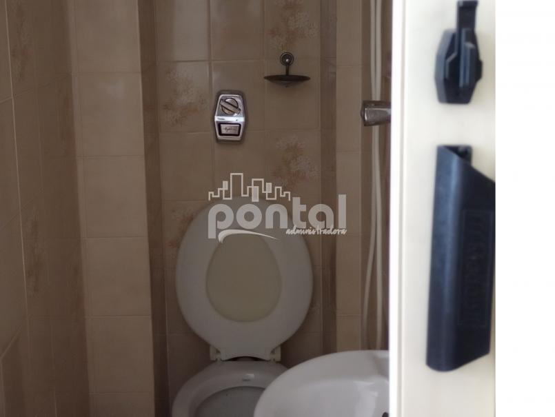 Apartamento com 02 quartos no Centro