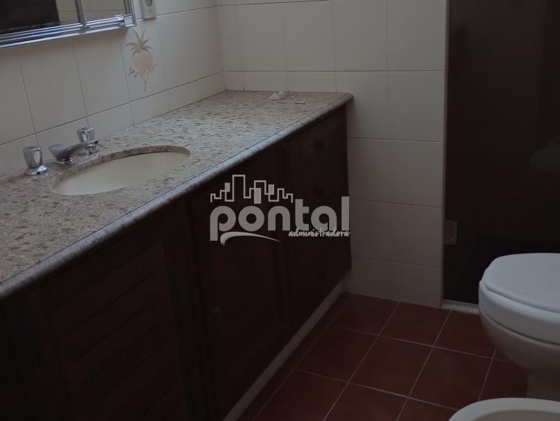 Apartamento com 02 quartos no Centro