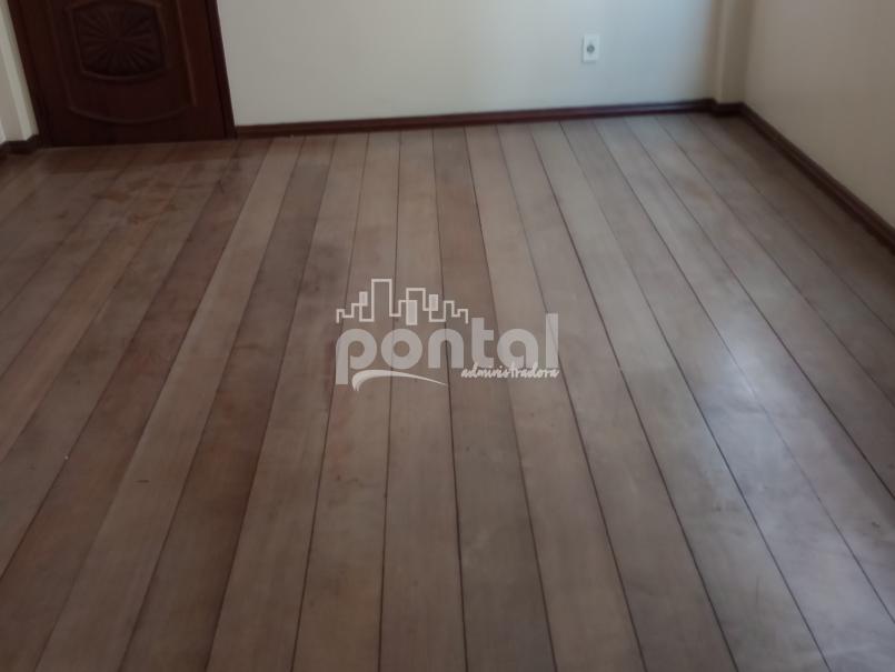 Apartamento com 02 quartos no Centro