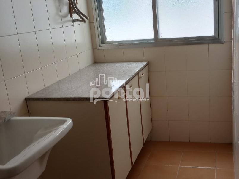 Apartamento com 02 quartos no Centro