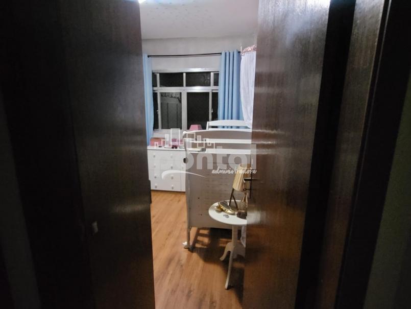 Apartamento com 02 quartos no Centro