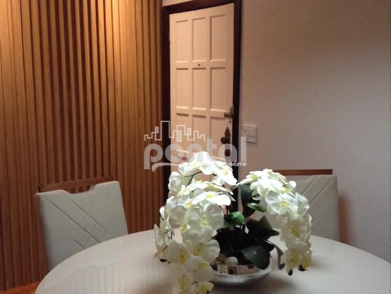 Apartamento composto por 03 quartos no Centro