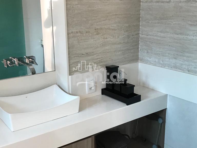 Apartamento composto por 03 quartos no Centro