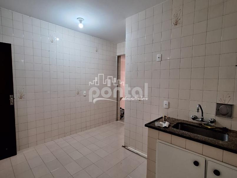 Apartamento com 02 quartos no Centro