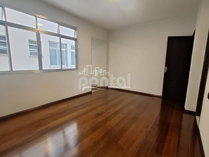 Apartamento com 02 quartos no Centro