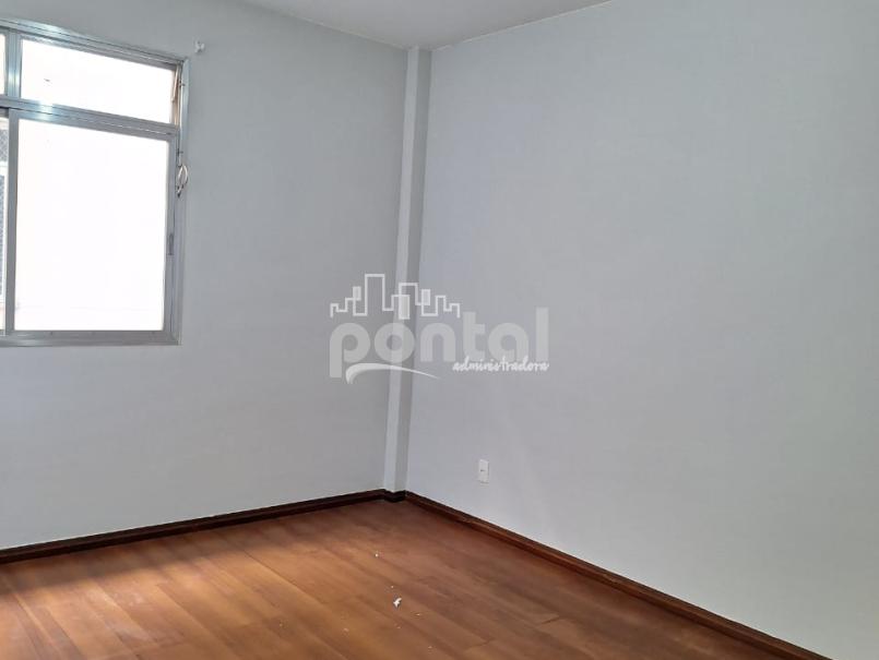 Apartamento com 02 quartos no Centro