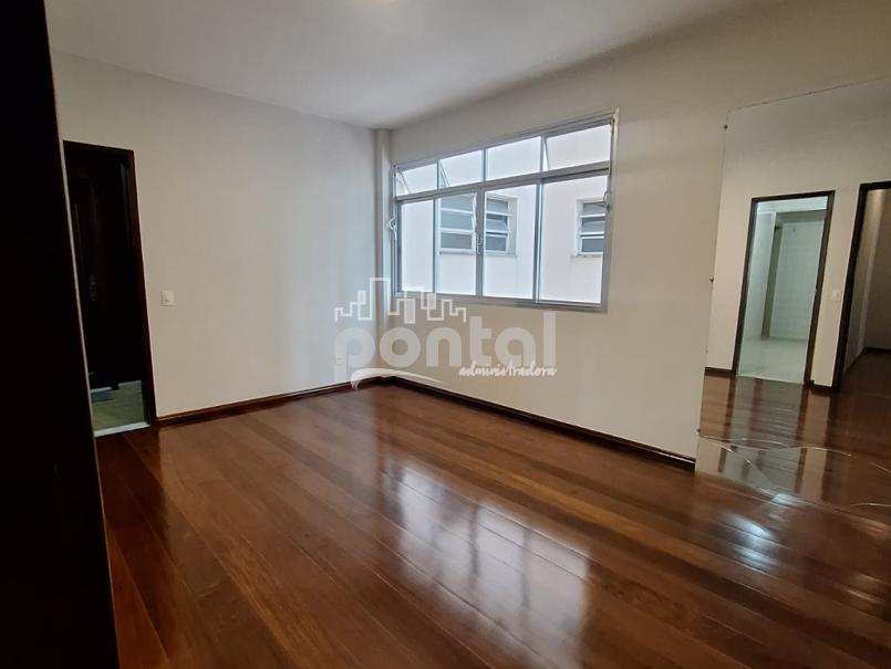 Apartamento com 02 quartos no Centro