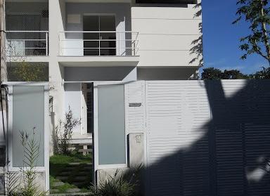 Casa com 04 quartos em Pendotiba - Niterói