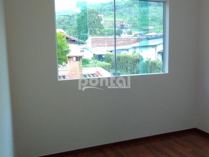 EXCELENTE CASA EM CONDOMÍNIO FECHADO NO CÔNEGO