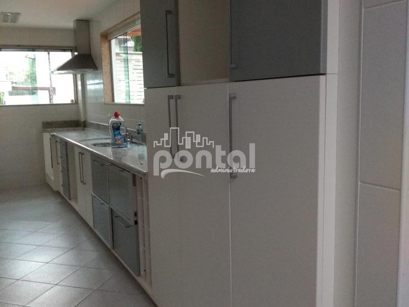 EXCELENTE CASA EM CONDOMÍNIO FECHADO NO CÔNEGO