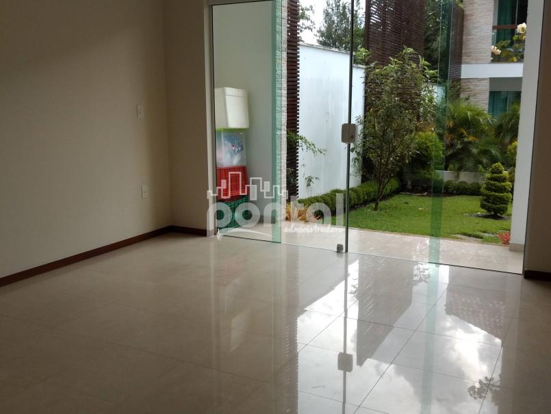 EXCELENTE CASA EM CONDOMÍNIO FECHADO NO CÔNEGO