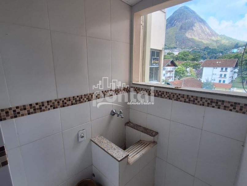Apartamento com 02 quartos em Olaria